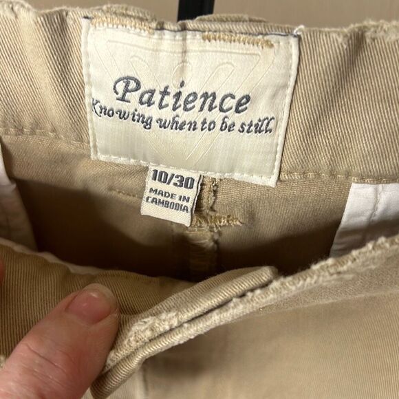Patience Yield Walking Khaki Shorts NWT Size 10/30 - Picture 2 of 5